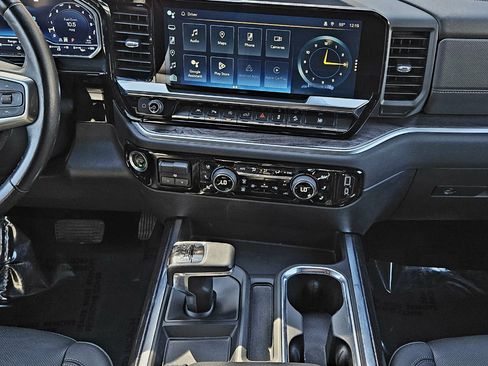 Used 2022 Chevrolet Silverado 1500 LTZ AWD/4WD image 12