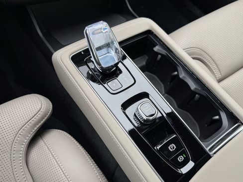 New 2026 Volvo XC90 B6 Ultra w/ Lounge Package image 23