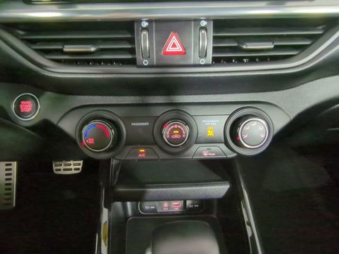 Used 2021 Kia Forte GT-Line image 23