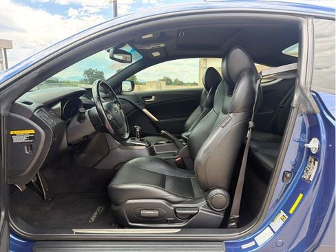 Used 2014 Hyundai Genesis 3.8 RWD image 10