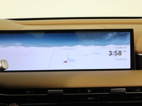 Used 2025 Genesis G80 2.5T image 6