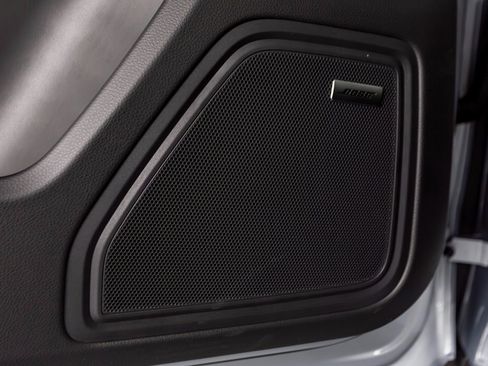 New 2026 Porsche Macan image 16