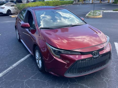 Used 2022 Toyota Corolla LE w/ LE Convenience Package FWD image 4