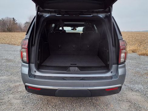 Used 2021 Chevrolet Suburban LT w/ LT Signature Package image 34