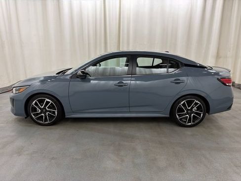 Used 2025 Nissan Sentra SR w/ SR Premium Package FWD image 3