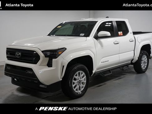 Certified 2025 Toyota Tacoma SR5 AWD/4WD image 1
