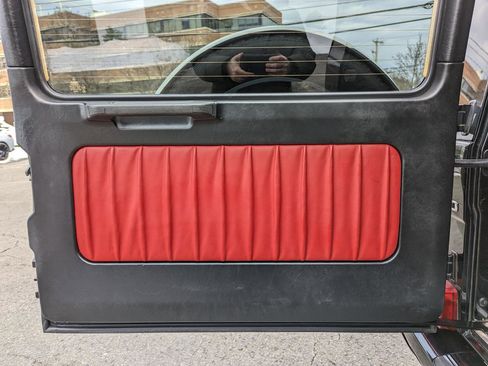 Used 2016 Mercedes-Benz G 550 image 40