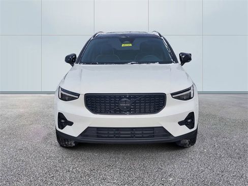 New 2026 Volvo XC40 B5 Ultra w/ Protection Package Premier image 2