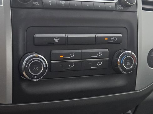 Used 2018 Nissan Frontier SV image 21