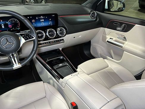 Certified 2025 Mercedes-Benz GLA 250 4MATIC image 37