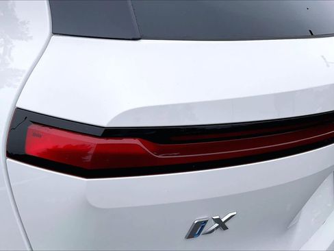 Used 2024 BMW iX xDrive50 image 30