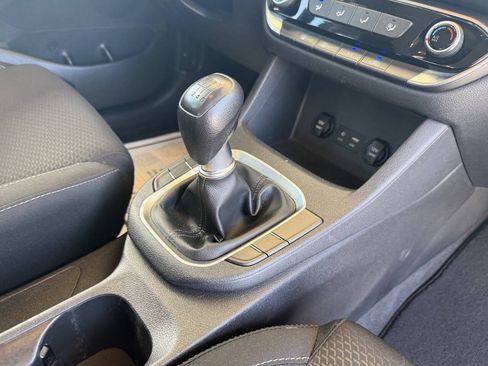 Used 2018 Hyundai Elantra GT FWD image 22