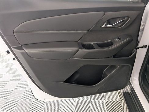 Used 2022 Chevrolet Traverse LT w/ LPO, 'HIT The Road' Package image 28