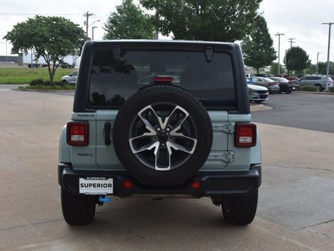 Used 2024 Jeep Wrangler Unlimited w/ Convenience Group AWD/4WD image 6