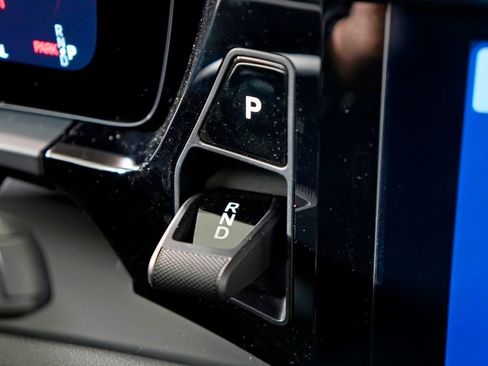 New 2026 Porsche Macan 4 Electric image 26