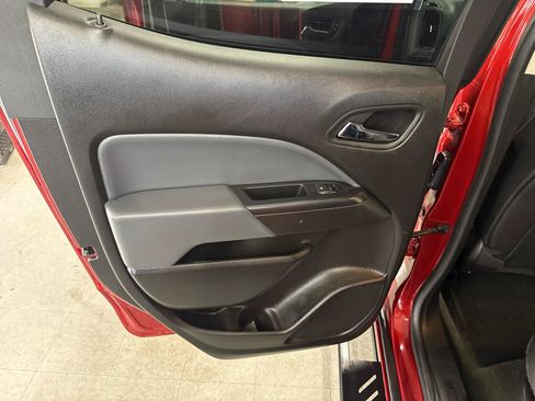 Used 2016 Chevrolet Colorado Z71 AWD/4WD image 30