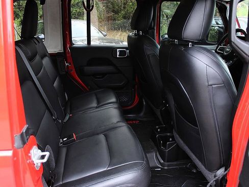 Used 2020 Jeep Wrangler Unlimited Sahara AWD/4WD image 14