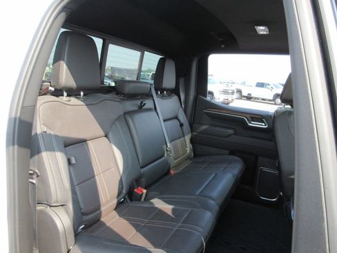 Used 2022 Chevrolet Silverado 1500 High Country w/ High Country Premium Package AWD/4WD image 27