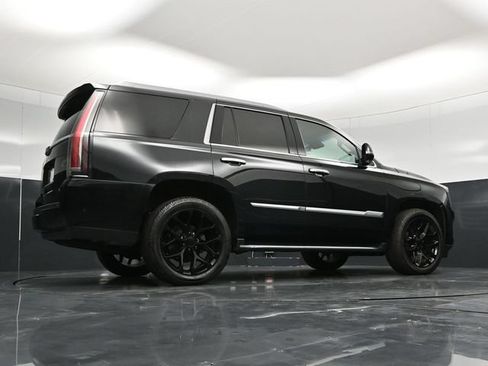 Used 2019 Cadillac Escalade Luxury AWD/4WD image 62