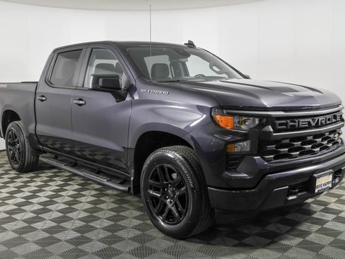 Used 2023 Chevrolet Silverado 1500 Custom AWD/4WD image 9