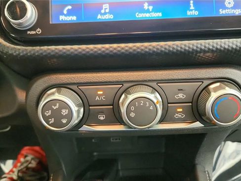 Used 2024 Nissan Kicks SV FWD image 27