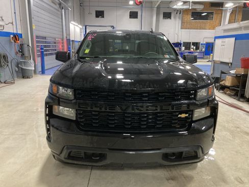 Used 2021 Chevrolet Silverado 1500 Custom w/ Safety Confidence Package image 2
