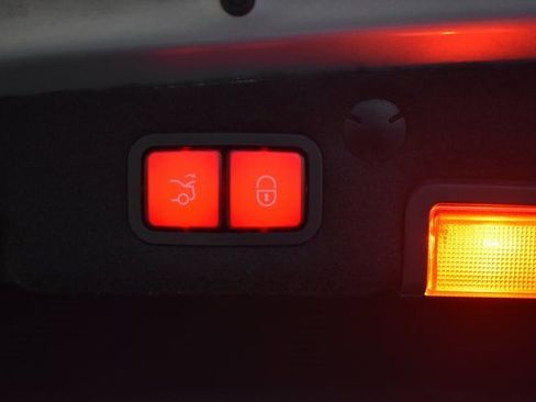 Used 2018 Mercedes-Benz C 300 4MATIC Sedan w/ Premium Package image 42