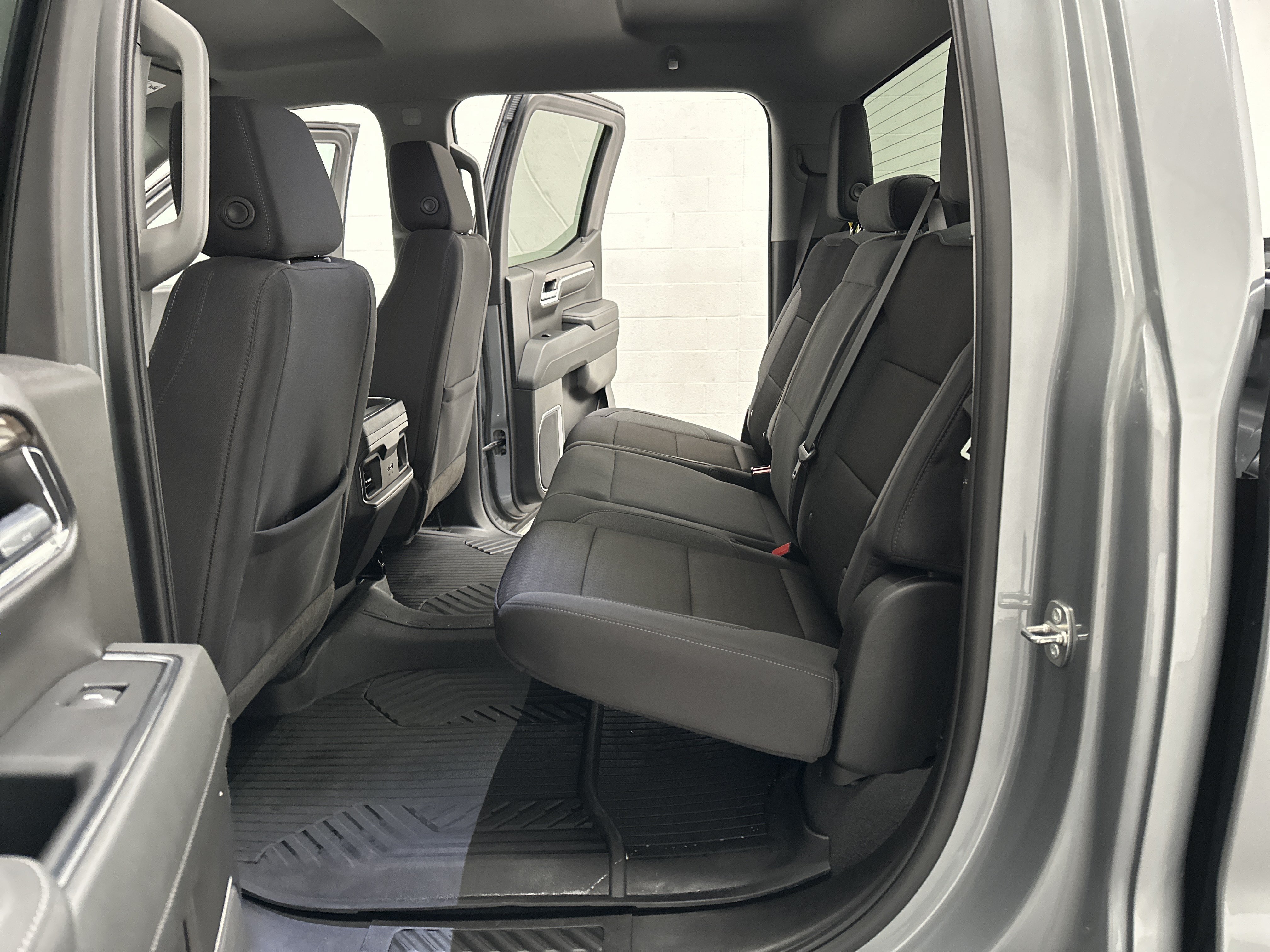 Used 2024 Chevrolet Silverado 1500 LT Trail Boss w/ LPO, Dark Essentials Package AWD/4WD image 21
