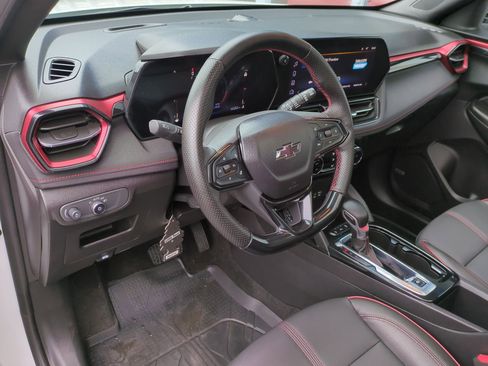 Certified 2025 Chevrolet TrailBlazer RS w/ Convenience Package image 10