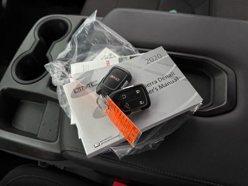 Used 2020 GMC Sierra 1500 Elevation w/ Elevation Value Package image 5