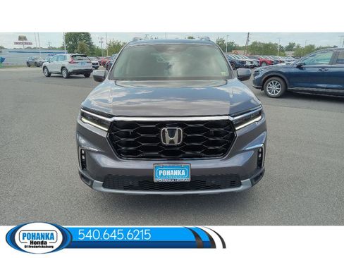 New 2025 Honda Pilot Touring image 5