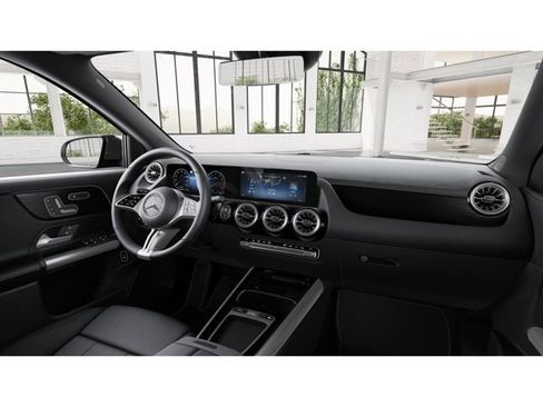 Used 2026 Mercedes-Benz GLA 250 4MATIC image 6