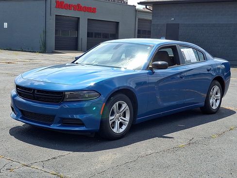 Used 2023 Dodge Charger SXT RWD image 4