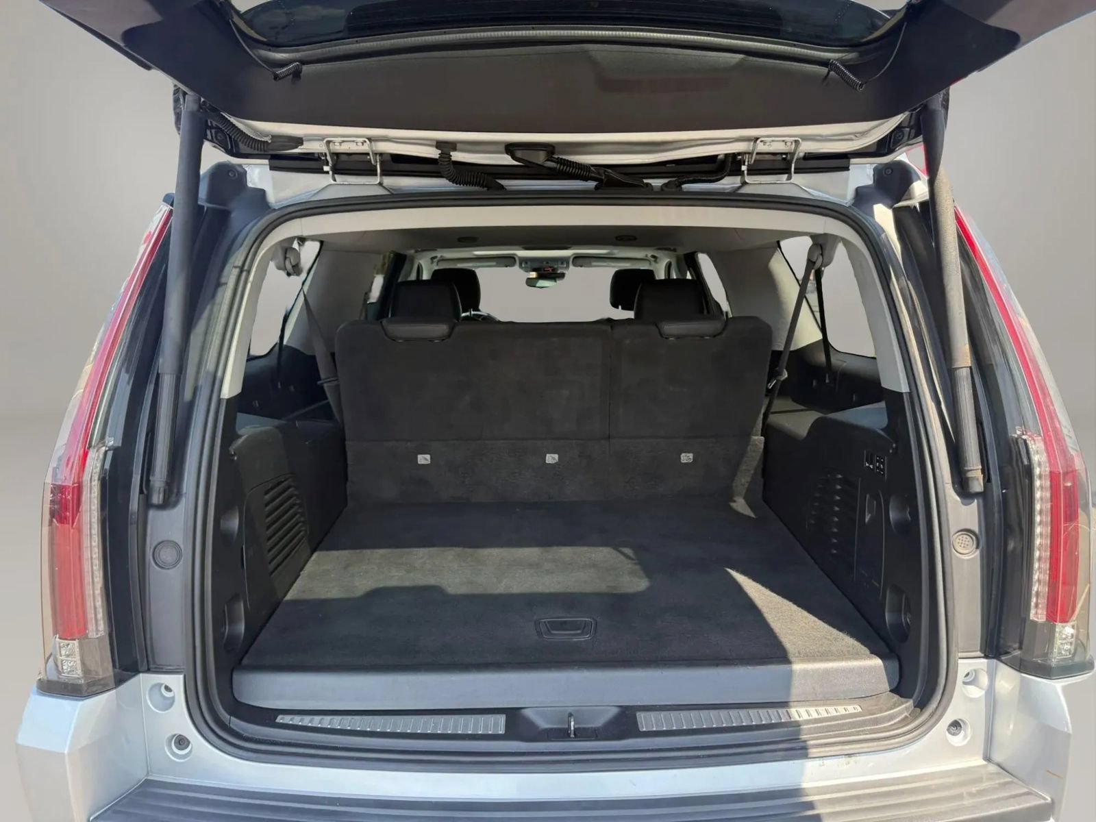 Used 2020 Cadillac Escalade ESV Luxury RWD image 44