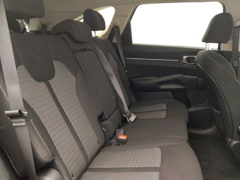Used 2023 Kia Sorento LX FWD image 19