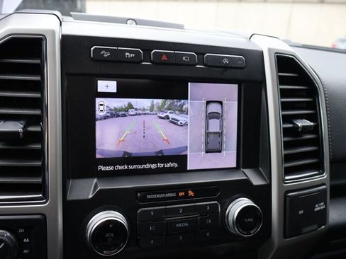 Used 2019 Ford F150 Lariat w/ Equipment Group 502A Luxury AWD/4WD image 16