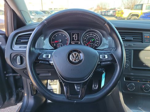 Used 2017 Volkswagen Golf Alltrack S image 22