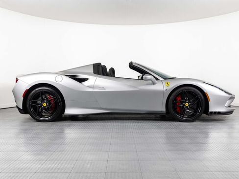 Used 2022 Ferrari F8 Tributo RWD image 3
