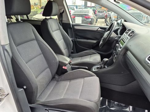 Used 2013 Volkswagen Golf 4-Door FWD image 27