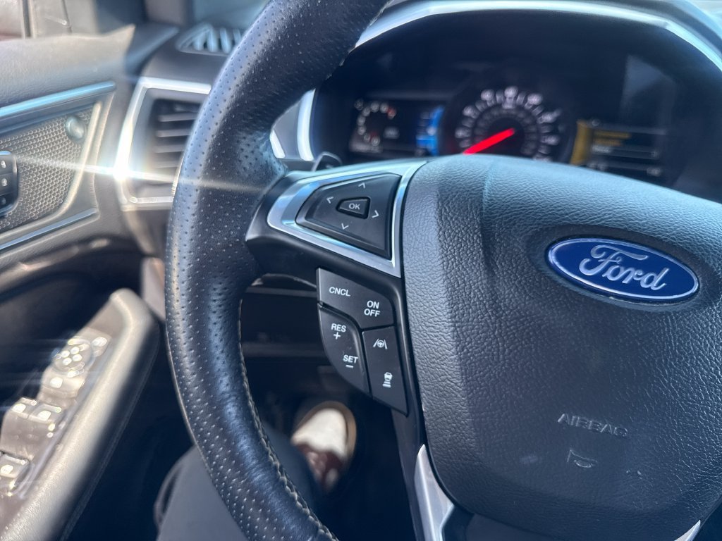 Used 2020 Ford Edge ST w/ Cold Weather Package AWD/4WD image 40