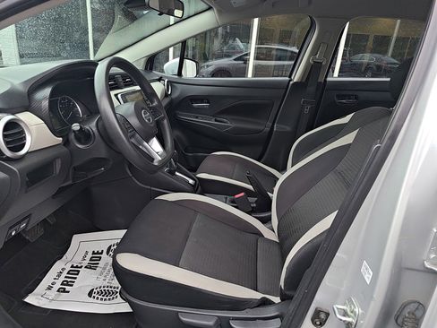 Used 2021 Nissan Versa SV FWD image 9