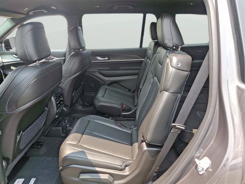 New 2025 Jeep Grand Cherokee L Limited image 7
