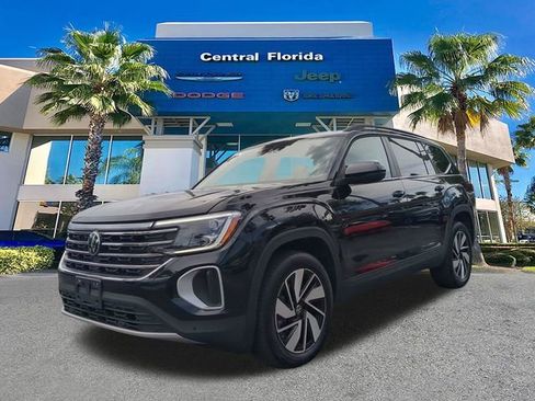 Used 2025 Volkswagen Atlas SE AWD/4WD image 9