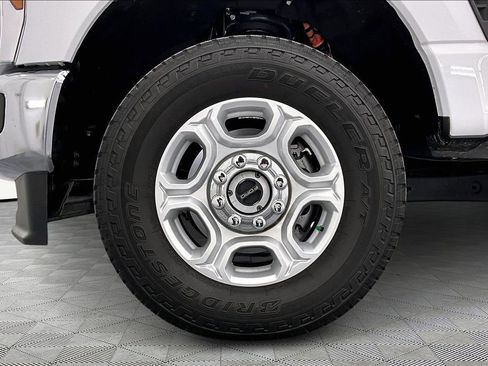 Used 2025 Ford F250 XLT w/ FX4 Off-Road Package image 9