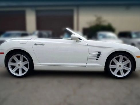 Used 2005 Chrysler Crossfire Limited image 12