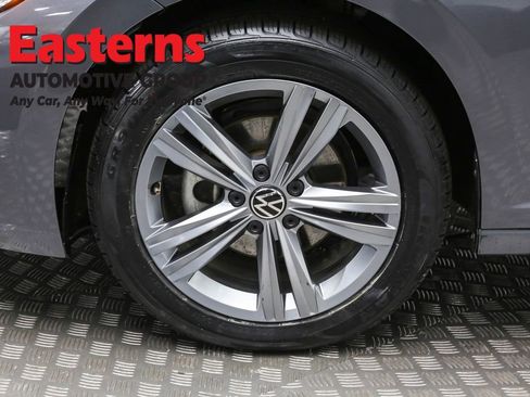 Used 2024 Volkswagen Jetta SE FWD image 30