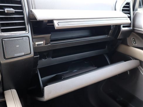 Used 2018 Ford Expedition Max Limited RWD image 27
