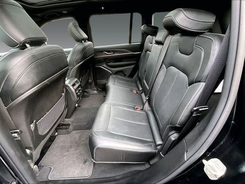 Used 2023 Jeep Grand Cherokee Overland w/ MOPAR Finishing Package image 15