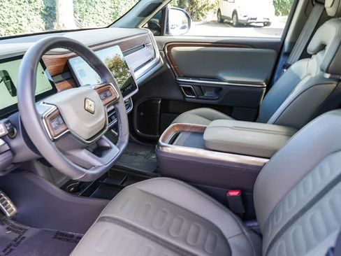 Used 2023 Rivian R1S Adventure AWD/4WD image 17