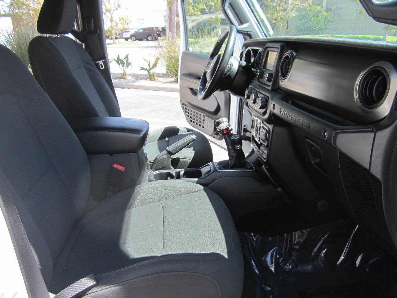 Used 2018 Jeep Wrangler Unlimited Sport S AWD/4WD image 24